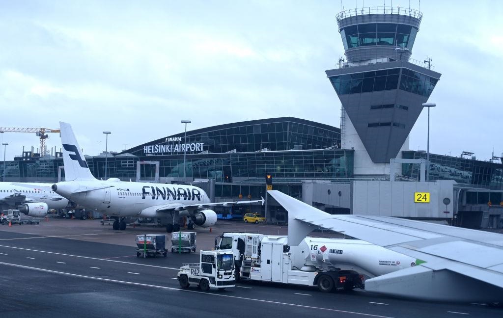 Два літаки, що летіли в РФ, приземлились у Фінляндії через атаку дронів