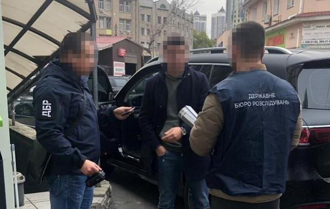 Мільйона схема: у Києві адвокат прагнув переписати на себе елітні квартири