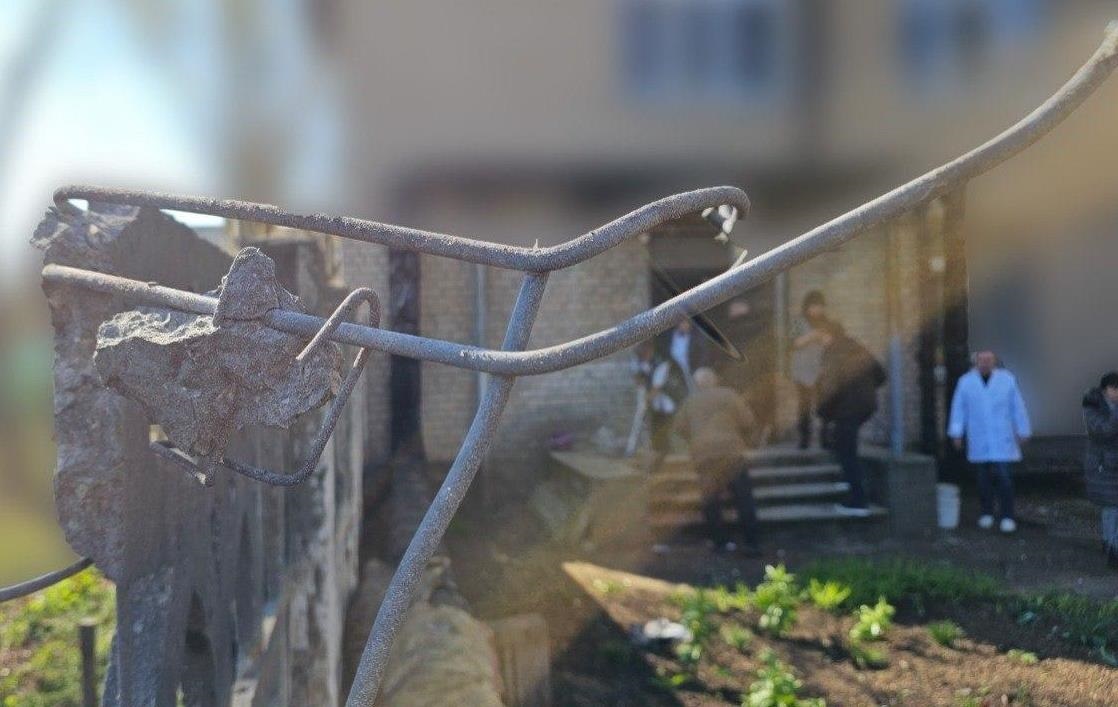 Росіяни вдарили Молнією по лікарні в Херсоні