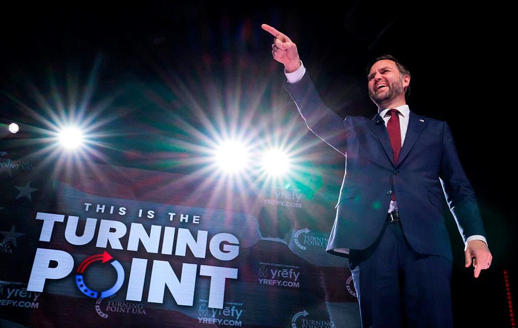 Венс похизувався припиненням допомоги Україні