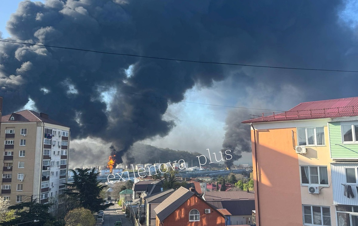 Видно з космосу. Потужний удар по НПЗ в Туапсе
