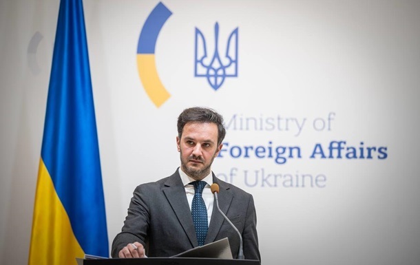 МЗС спростувало політичні причини зміни маршруту Зеленського