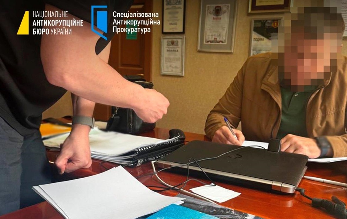 Посадовця Служби автодоріг на Львівщині підозрюють у розтраті 94 млн